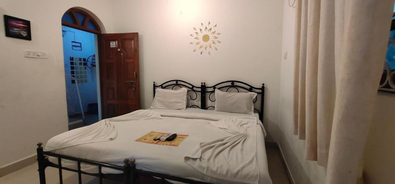 Rj14 Accommodations At Baga Beach Luaran gambar