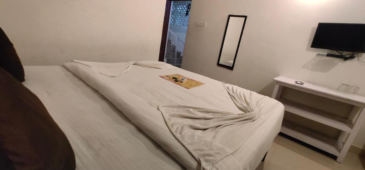Rj14 Accommodations At Baga Beach Luaran gambar