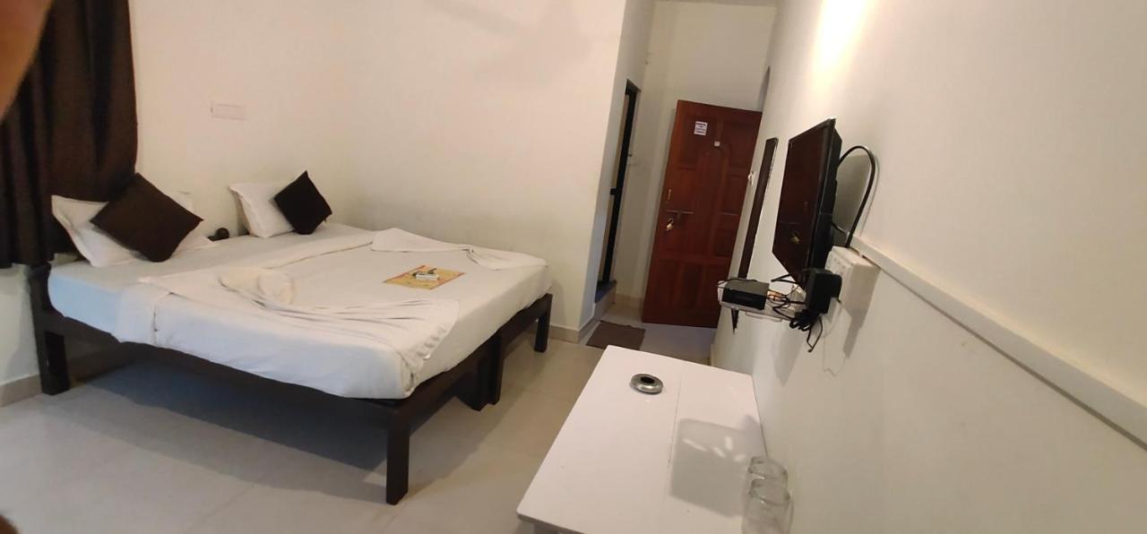 Rj14 Accommodations At Baga Beach Luaran gambar