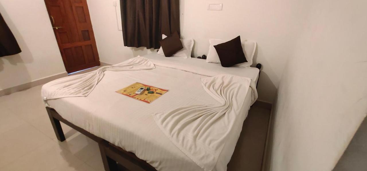 Rj14 Accommodations At Baga Beach Luaran gambar