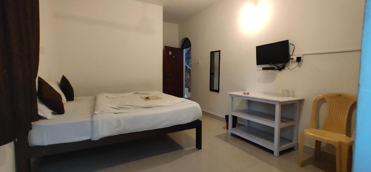 Rj14 Accommodations At Baga Beach Luaran gambar