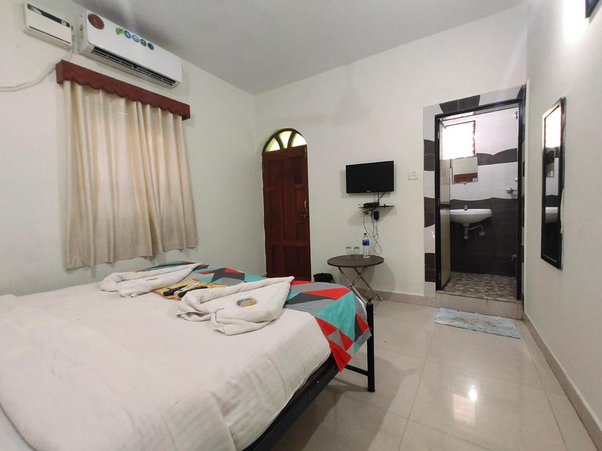 Rj14 Accommodations At Baga Beach Luaran gambar