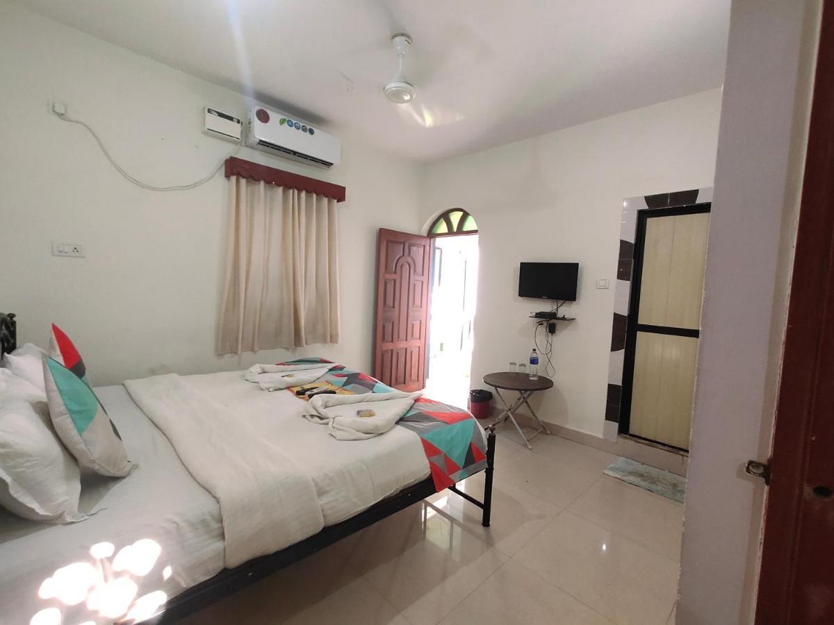 Rj14 Accommodations At Baga Beach Luaran gambar