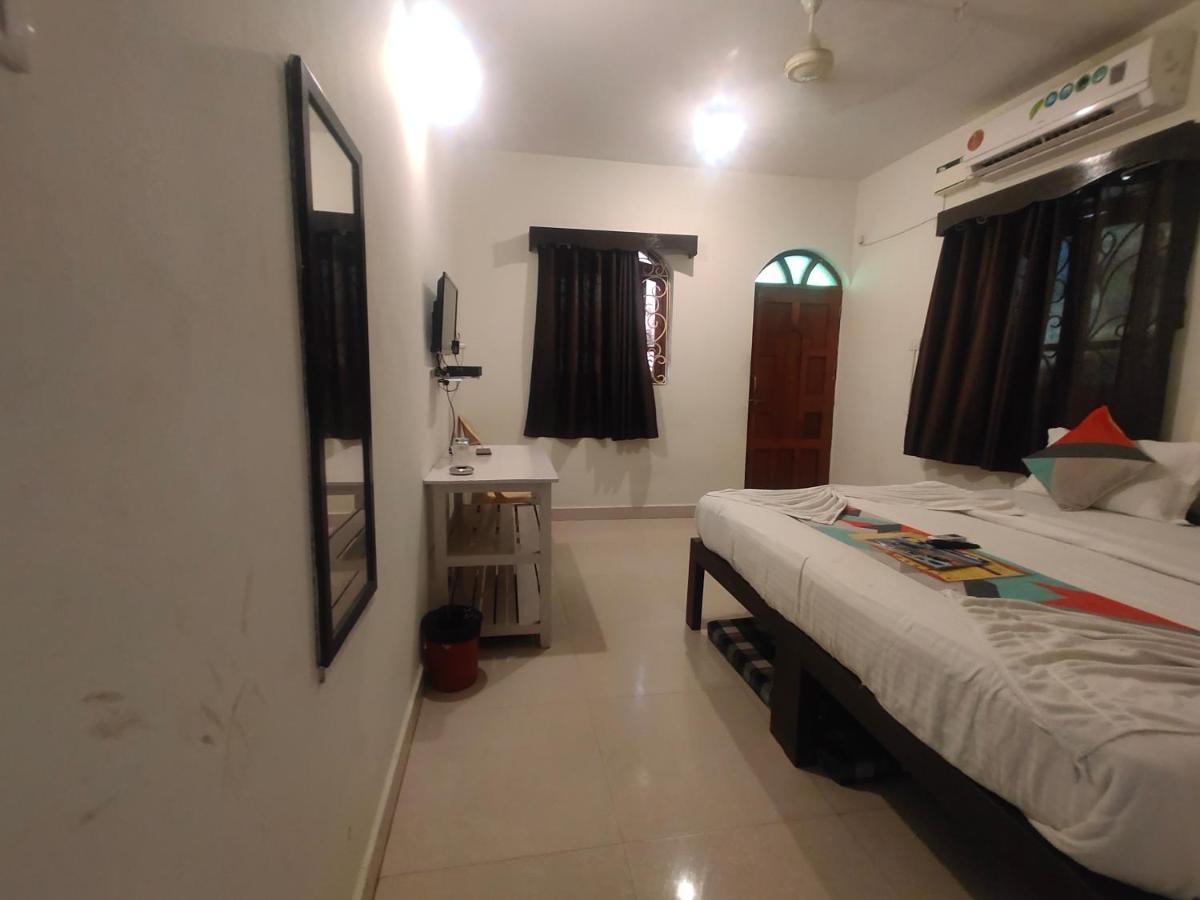Rj14 Accommodations At Baga Beach Bilik gambar