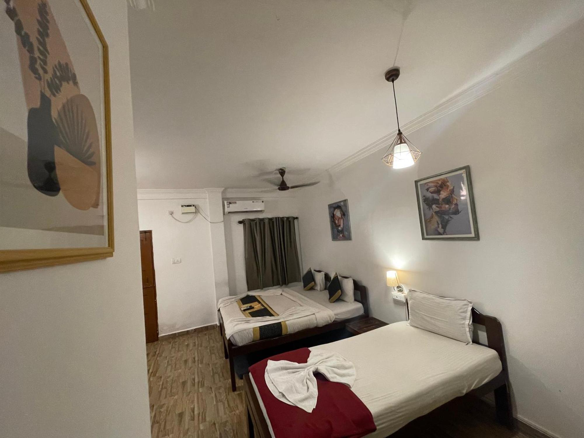 Rj14 Accommodations At Baga Beach Luaran gambar