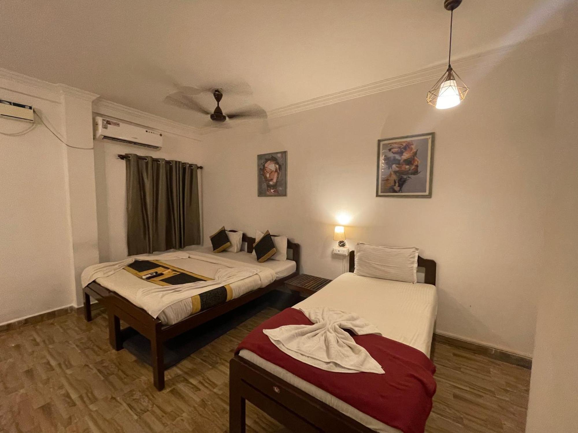 Rj14 Accommodations At Baga Beach Luaran gambar